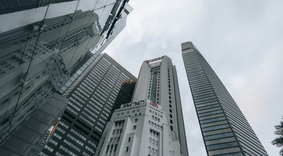 The Billionaire Portfolio: How Ultra-High-Net-Worth Investors Are Allocating Capital in 2026